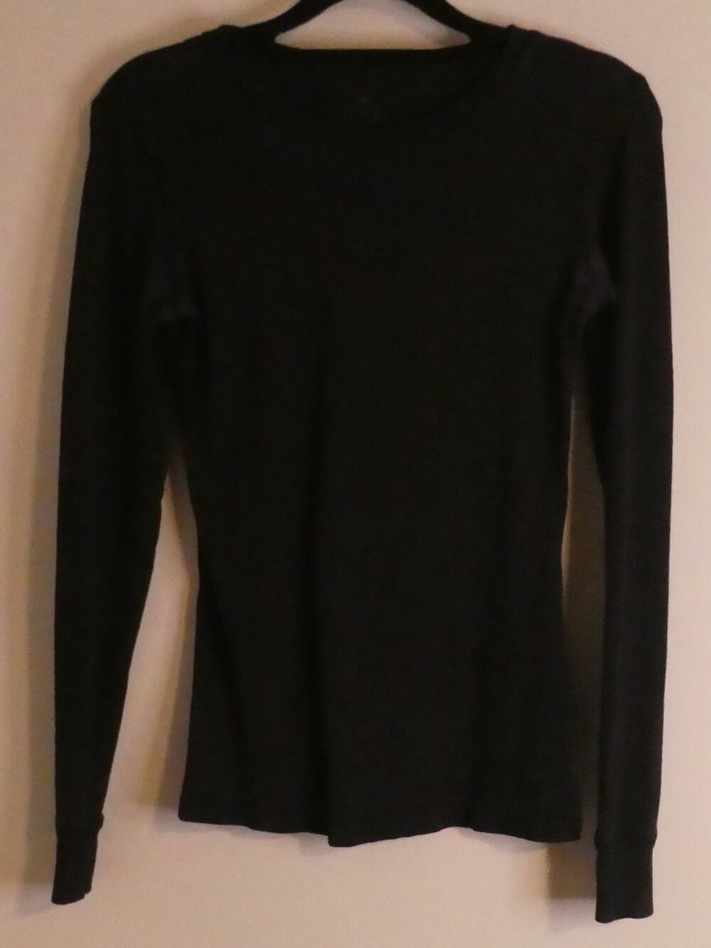 XXI FOREVER 21 Women's Black Fine Knit Long Sleeve Crewneck Top - size medium